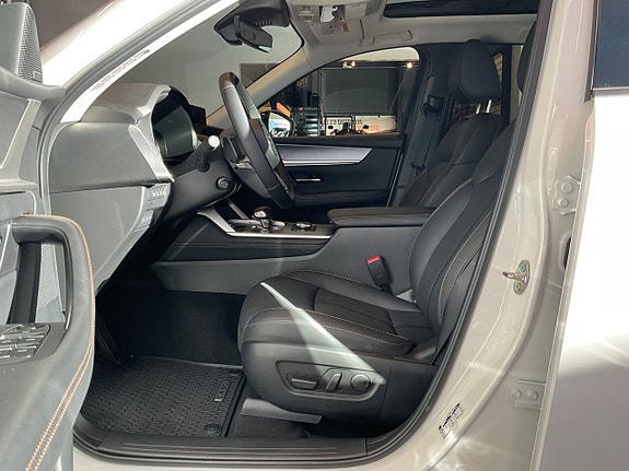 Mazda CX-60 8 of 18