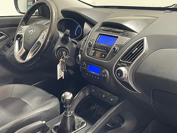 Hyundai ix35 2 of 5