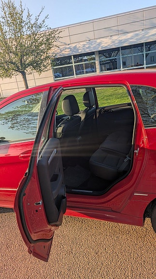 Mercedes-Benz B170 4 of 5