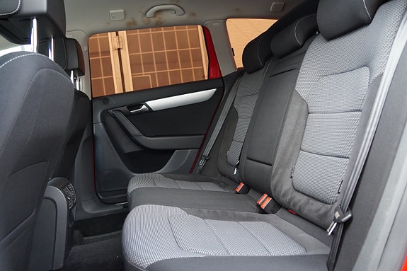 Volkswagen Passat Alltrack 9 of 21