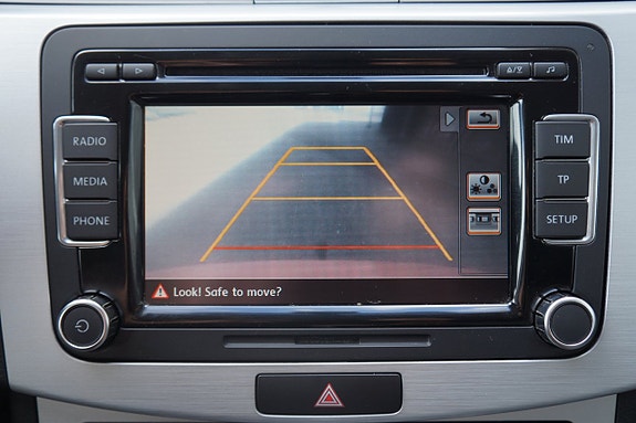 Volkswagen Passat Alltrack 17 of 21