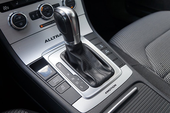 Volkswagen Passat Alltrack 13 of 21