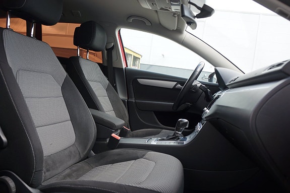 Volkswagen Passat Alltrack 11 of 21