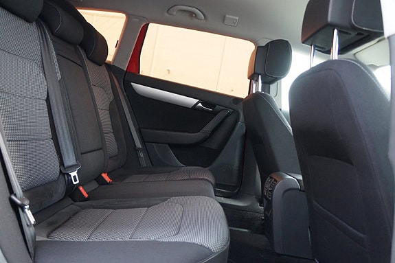 Volkswagen Passat Alltrack 10 of 21