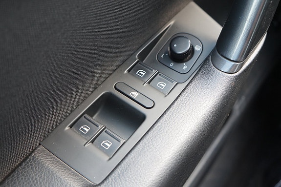 Volkswagen Passat Alltrack 19 of 21