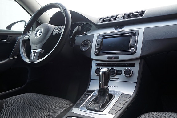 Volkswagen Passat Alltrack 12 of 21