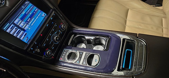 Jaguar XJ 16 of 19