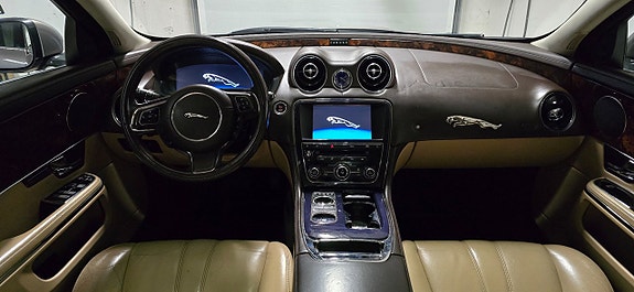 Jaguar XJ 10 of 19