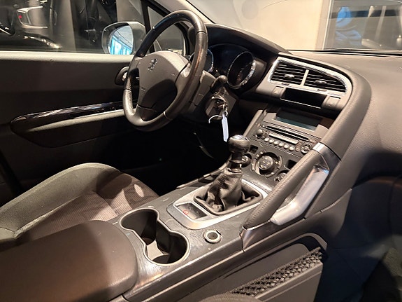 Peugeot 3008 10 of 17