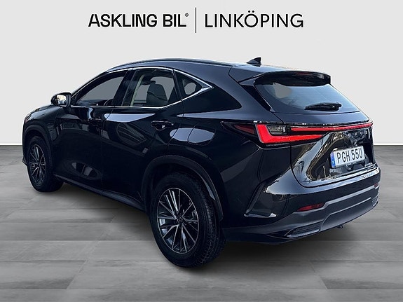Lexus NX350h 2 of 5