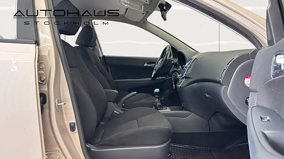 Hyundai i30 13 of 22