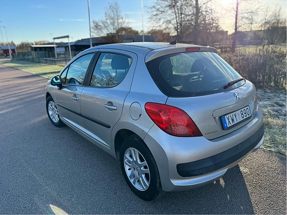 Peugeot 207 8 of 19