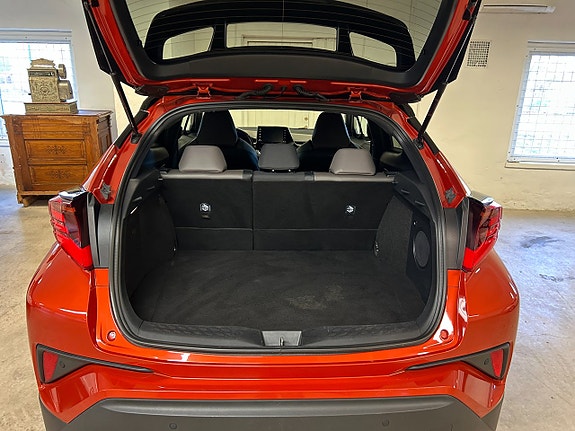 Toyota C-HR 13 of 20