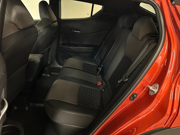Toyota C-HR 12 of 20