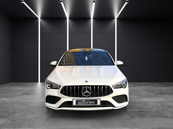 Mercedes-Benz CLA200 2 of 5