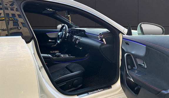 Mercedes-Benz CLA200 14 of 19