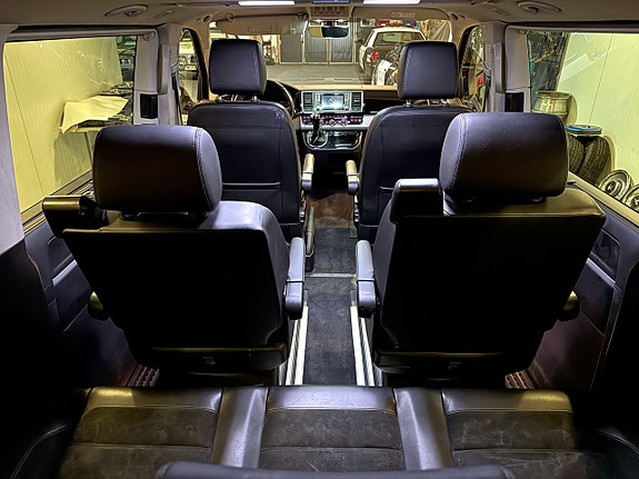 Volkswagen Multivan 20 of 30