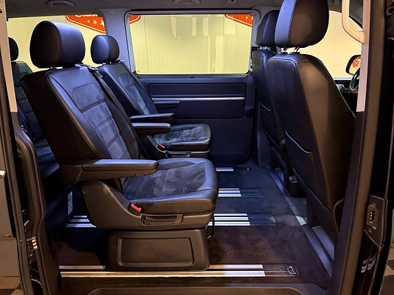 Volkswagen Multivan 22 of 30