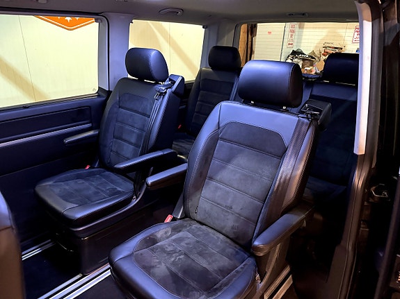 Volkswagen Multivan 16 of 30