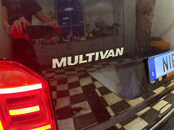 Volkswagen Multivan 10 of 30