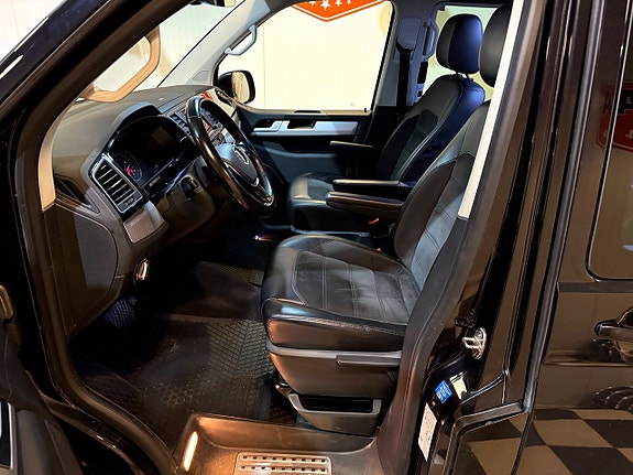 Volkswagen Multivan 11 of 30