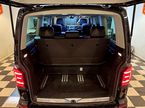 Volkswagen Multivan 18 of 30