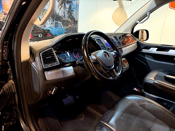 Volkswagen Multivan 13 of 30