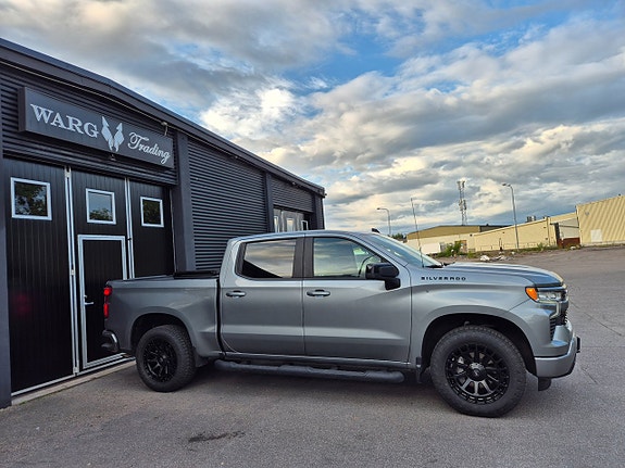 Chevrolet Silverado 1500 2 of 5