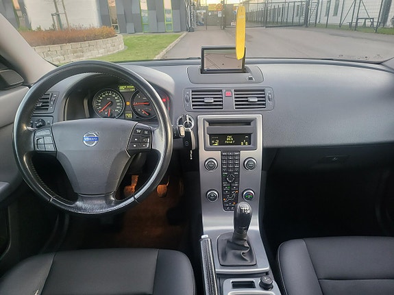 Volvo V50 6 of 7