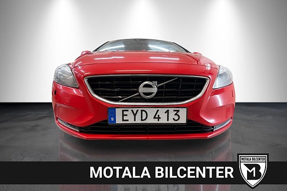 Volvo V40 2 of 5