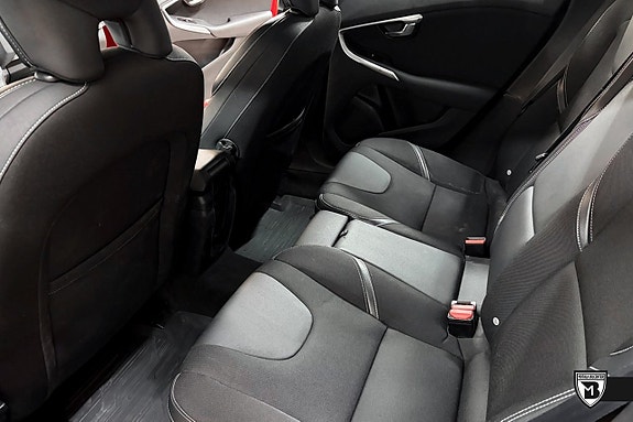 Volvo V40 9 of 12