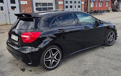 Mercedes-Benz A180 2 of 11