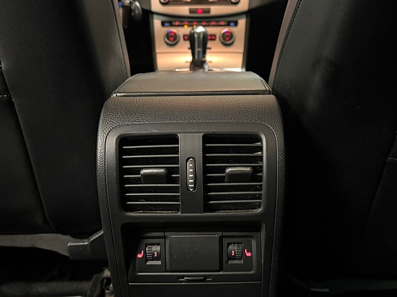 Volkswagen Passat Alltrack 12 of 19
