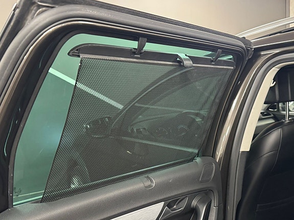 Volkswagen Passat Alltrack 16 of 19
