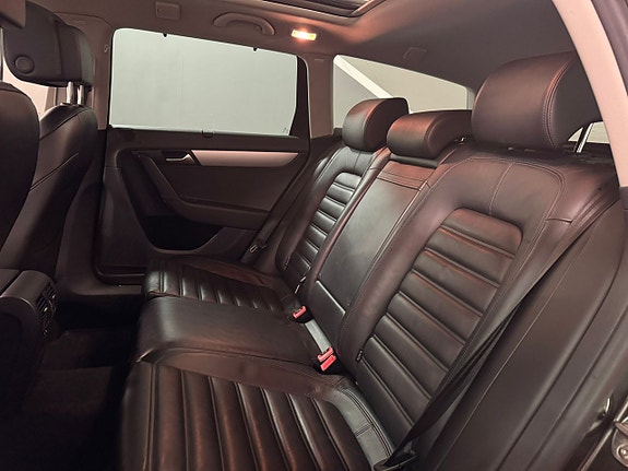 Volkswagen Passat Alltrack 17 of 19