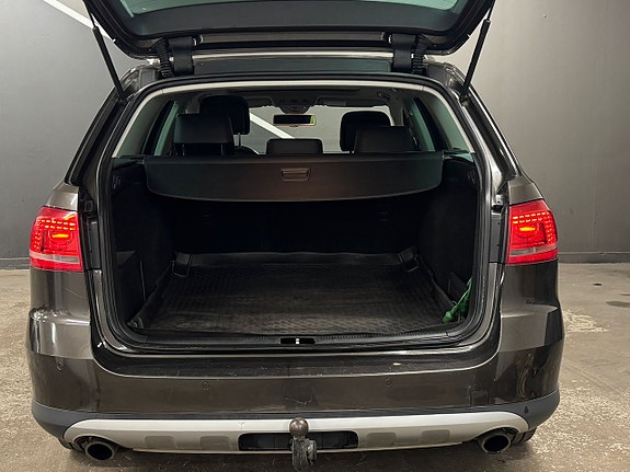 Volkswagen Passat Alltrack 5 of 19