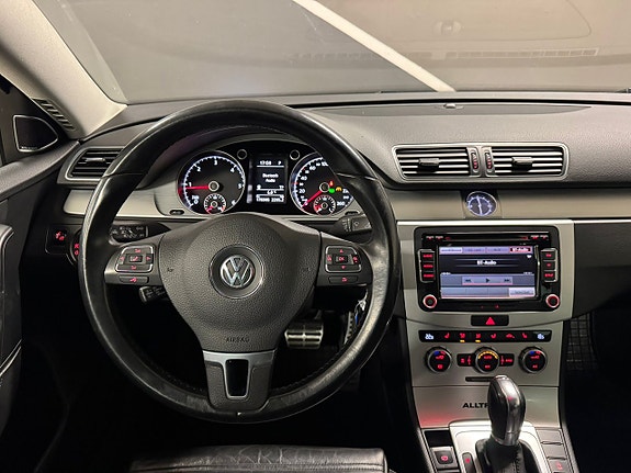 Volkswagen Passat Alltrack 13 of 19