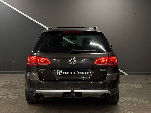 Volkswagen Passat Alltrack 4 of 19