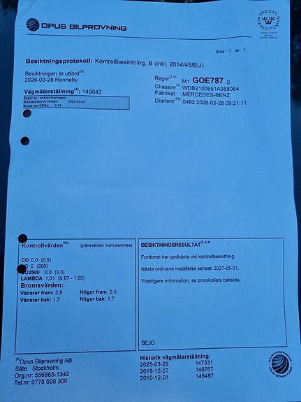 Mercedes-Benz E320 5 of 5
