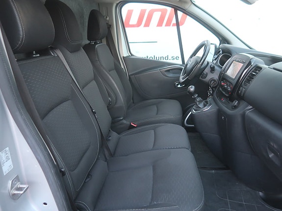 Opel Vivaro 13 of 27