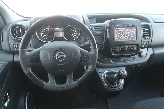 Opel Vivaro 11 of 27
