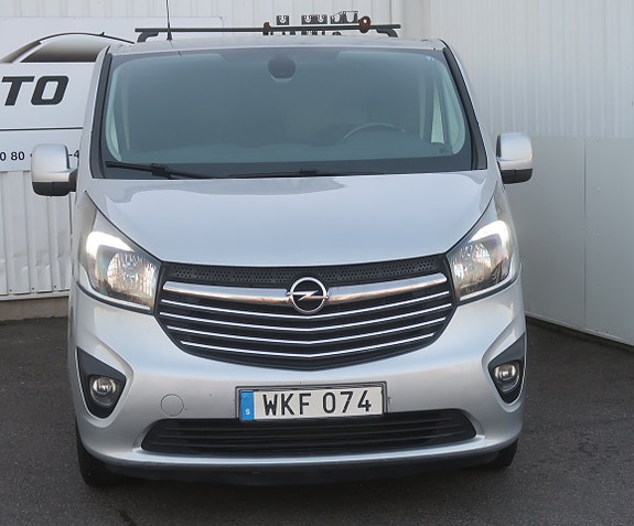 Opel Vivaro 2 of 5