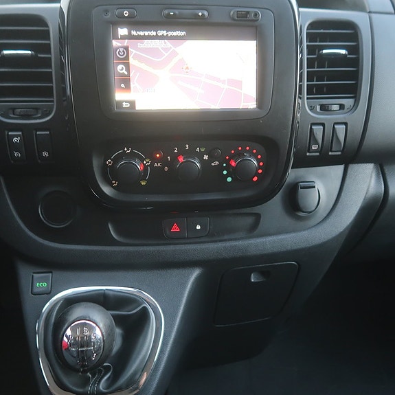 Opel Vivaro 15 of 27