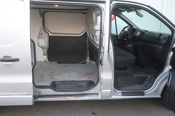 Opel Vivaro 9 of 27