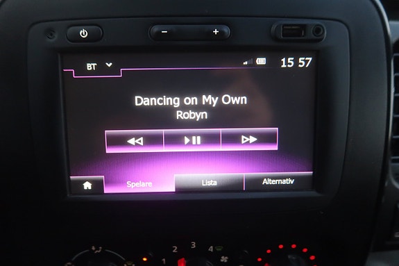 Opel Vivaro 19 of 27