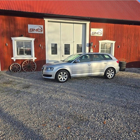 Audi a3 Atraktor lågmilare nya karossen LAGERRENSNING
