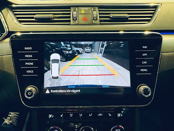 Skoda Superb 14 of 30