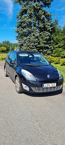 Renault Grand Scenic III 2 of 5
