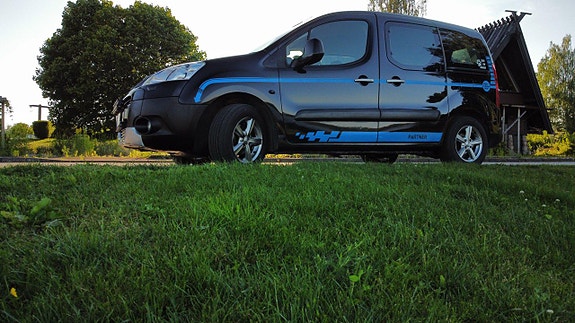 Peugeot Partner Tepee 2 of 9