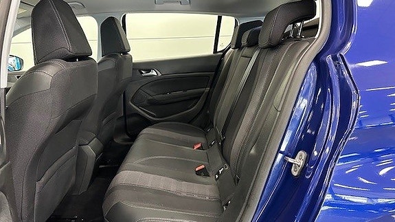 Peugeot 308 9 of 12